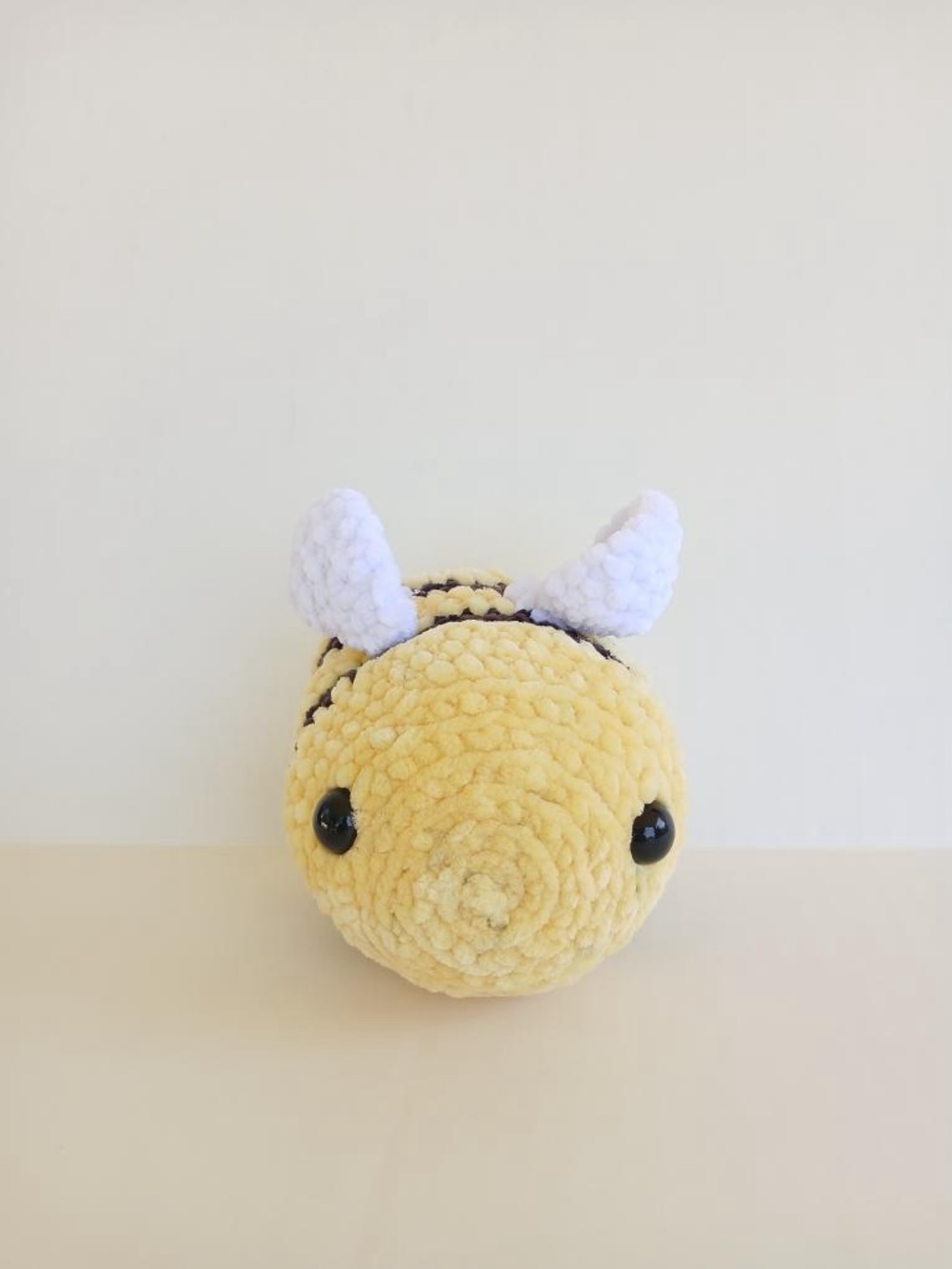 Handmade 5 inch crochet bee plushie - Picture 5 of 9